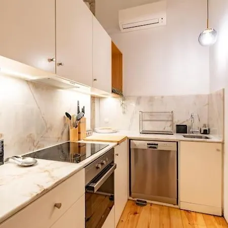 Viva Jolicoeur Apartment *
