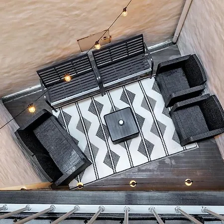 아파트 Viva Jolicoeur *